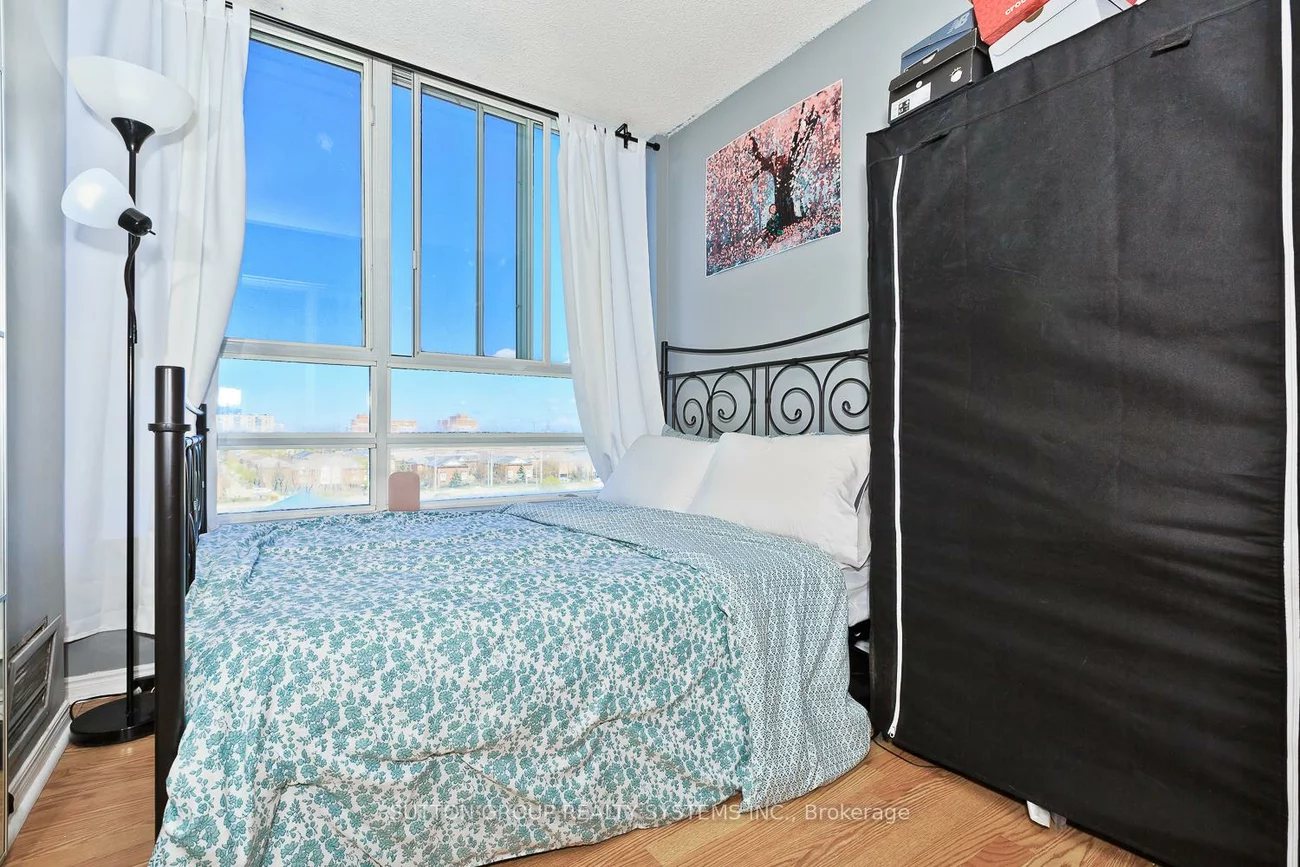 50, Kingsbridge Garden, Hurontario, Mississauga