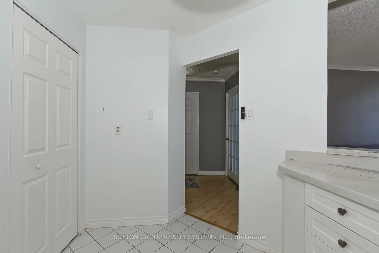 50, Kingsbridge Garden, Hurontario, Mississauga