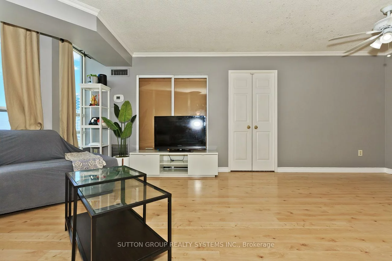 50, Kingsbridge Garden, Hurontario, Mississauga