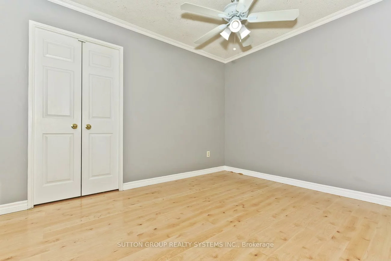 50, Kingsbridge Garden, Hurontario, Mississauga