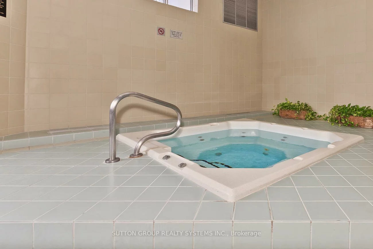 50, Kingsbridge Garden, Hurontario, Mississauga