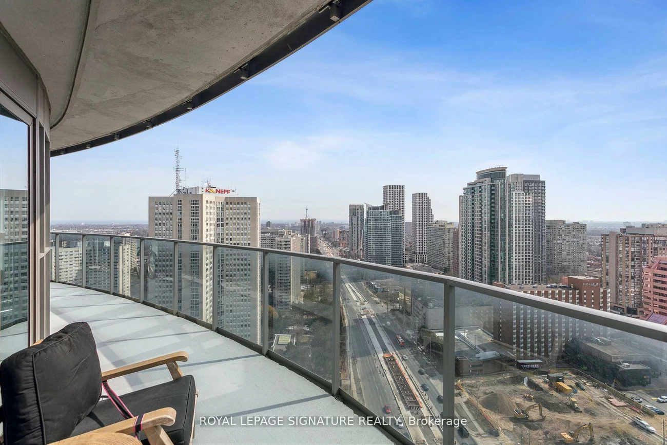 60, Absolute, City Centre, Mississauga