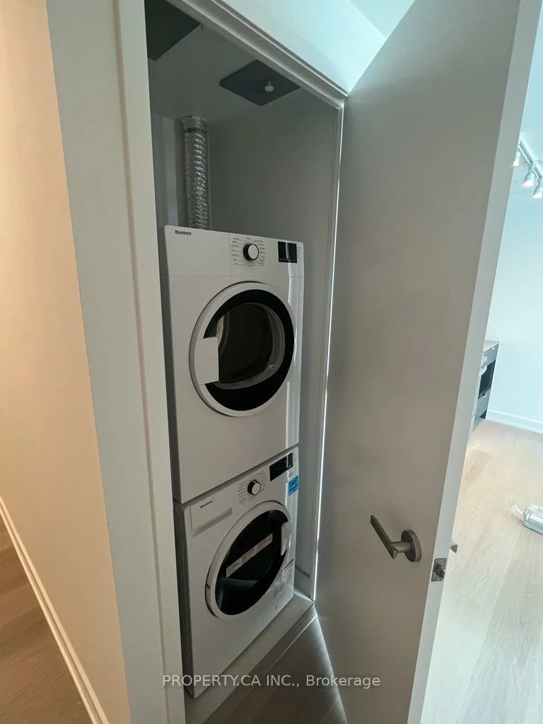 3883, Quartz, City Centre, Mississauga