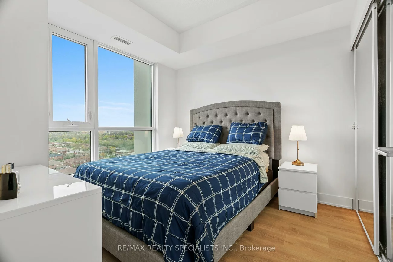 202, Burnhamthorpe, City Centre, Mississauga