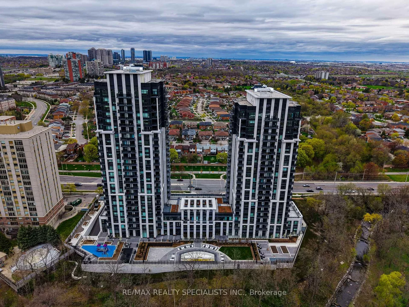 202, Burnhamthorpe, City Centre, Mississauga