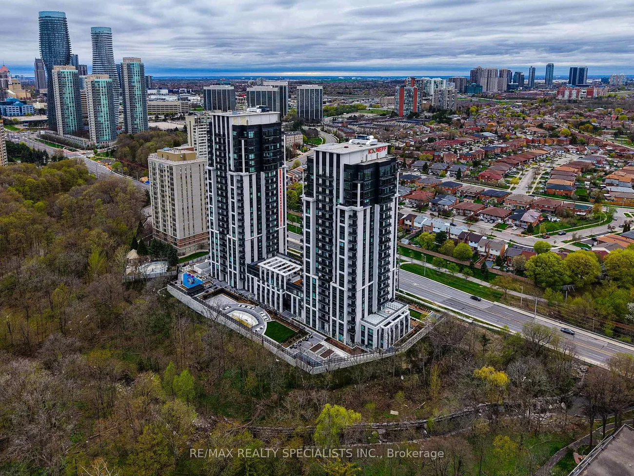 202, Burnhamthorpe, City Centre, Mississauga