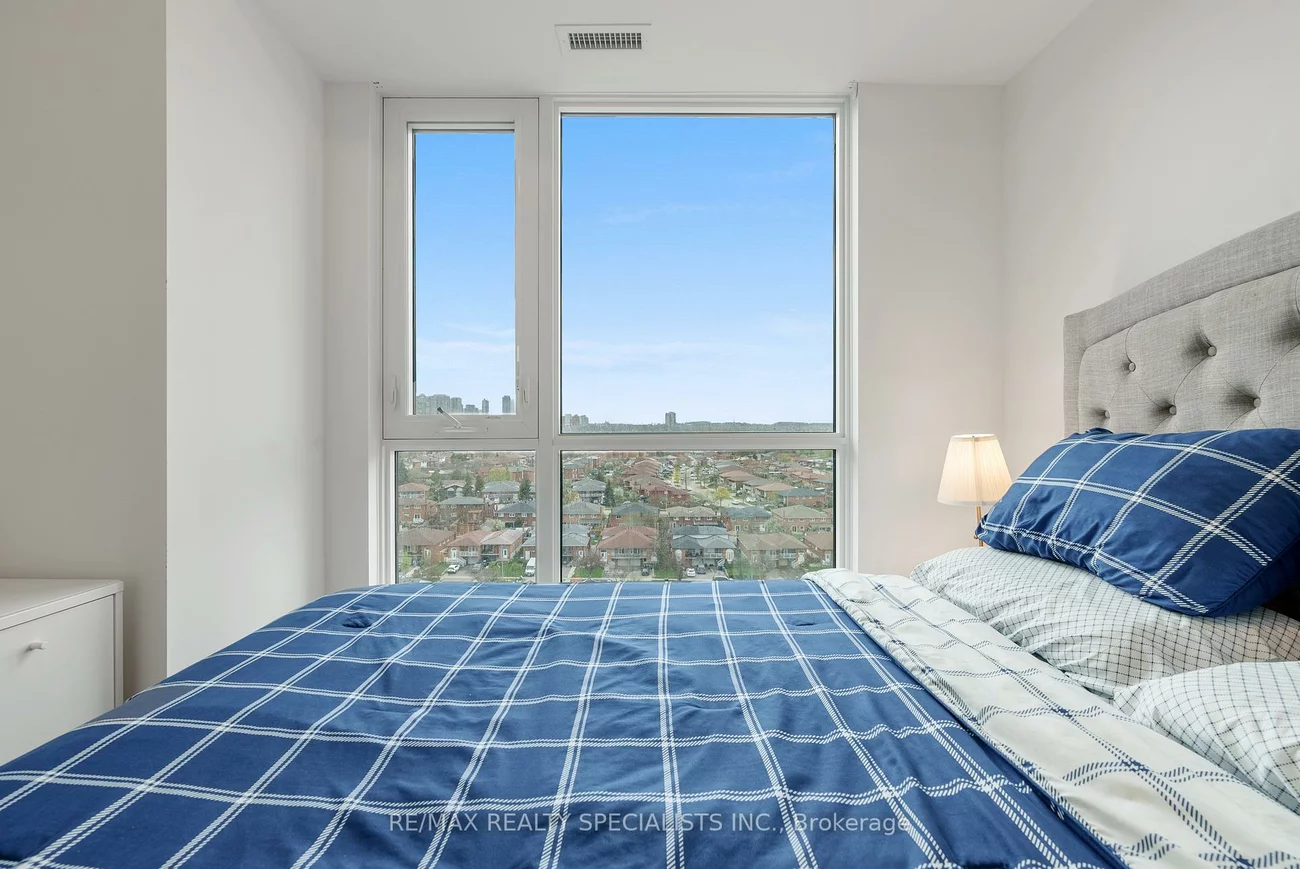 202, Burnhamthorpe, City Centre, Mississauga