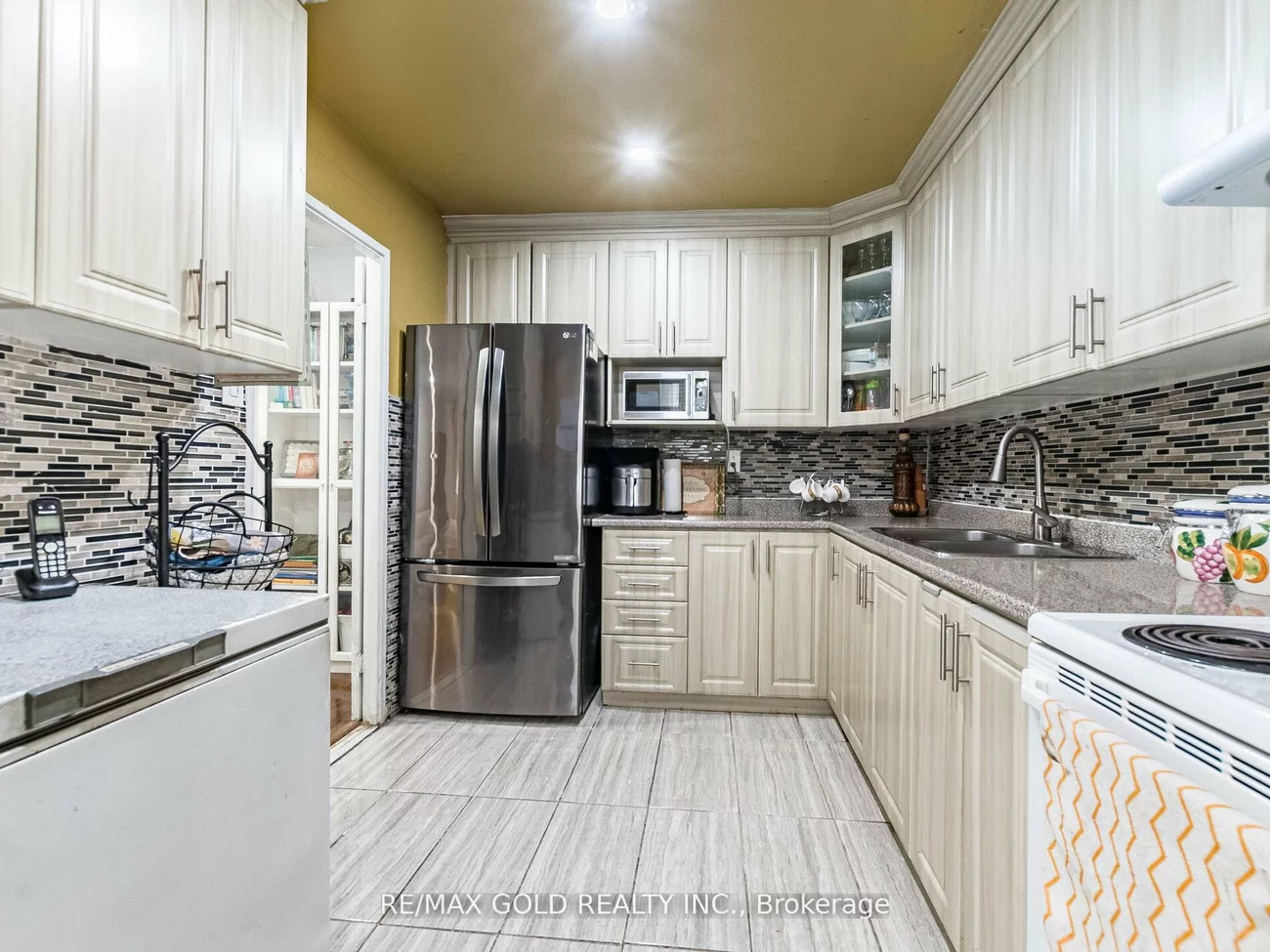 3555, Derry, Malton, Mississauga