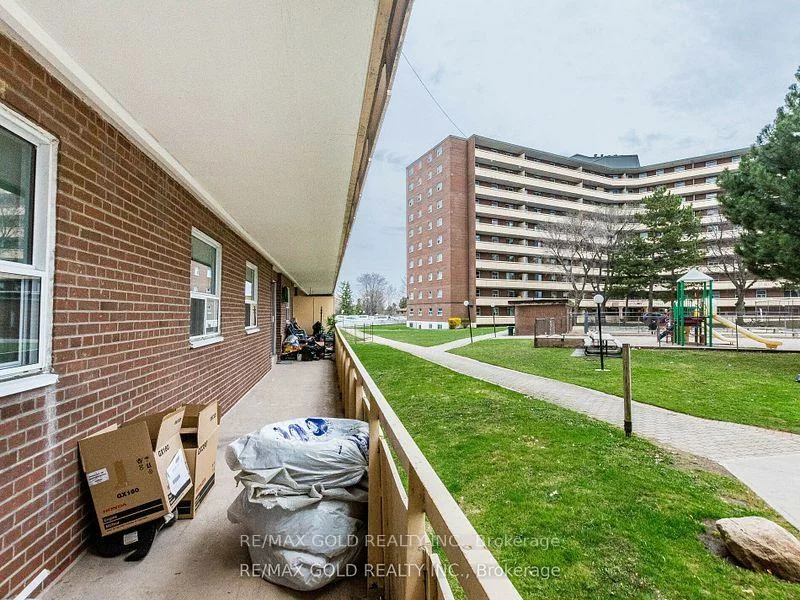 3555, Derry, Malton, Mississauga