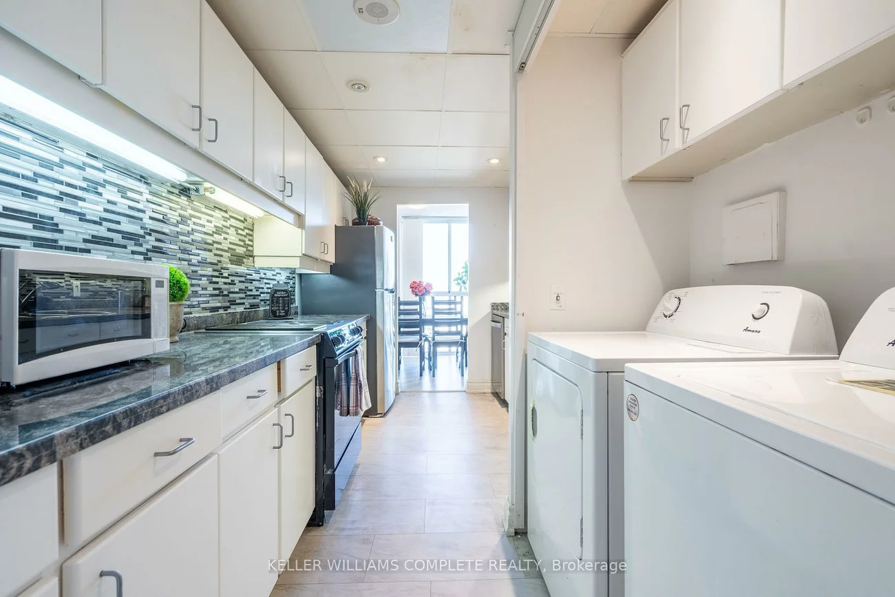 3650, Kaneff, Mississauga Valleys, Mississauga