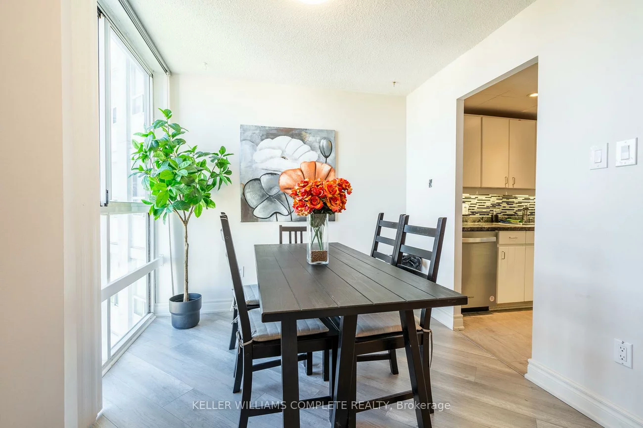 3650, Kaneff, Mississauga Valleys, Mississauga