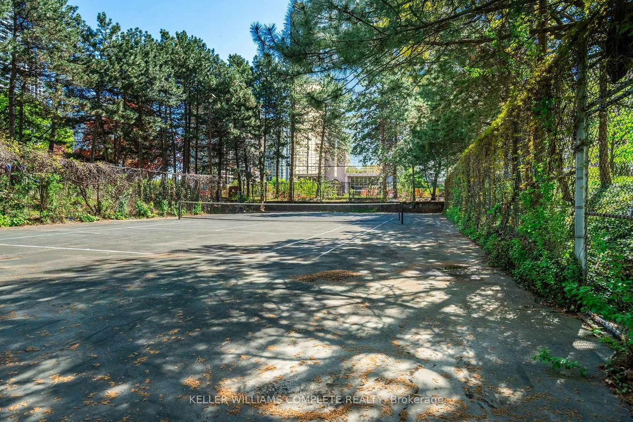 3650, Kaneff, Mississauga Valleys, Mississauga