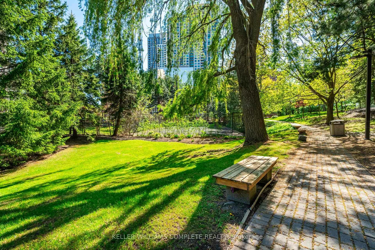 3650, Kaneff, Mississauga Valleys, Mississauga