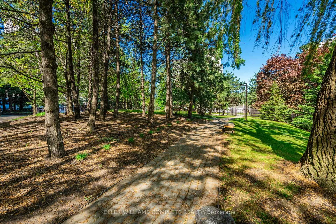 3650, Kaneff, Mississauga Valleys, Mississauga