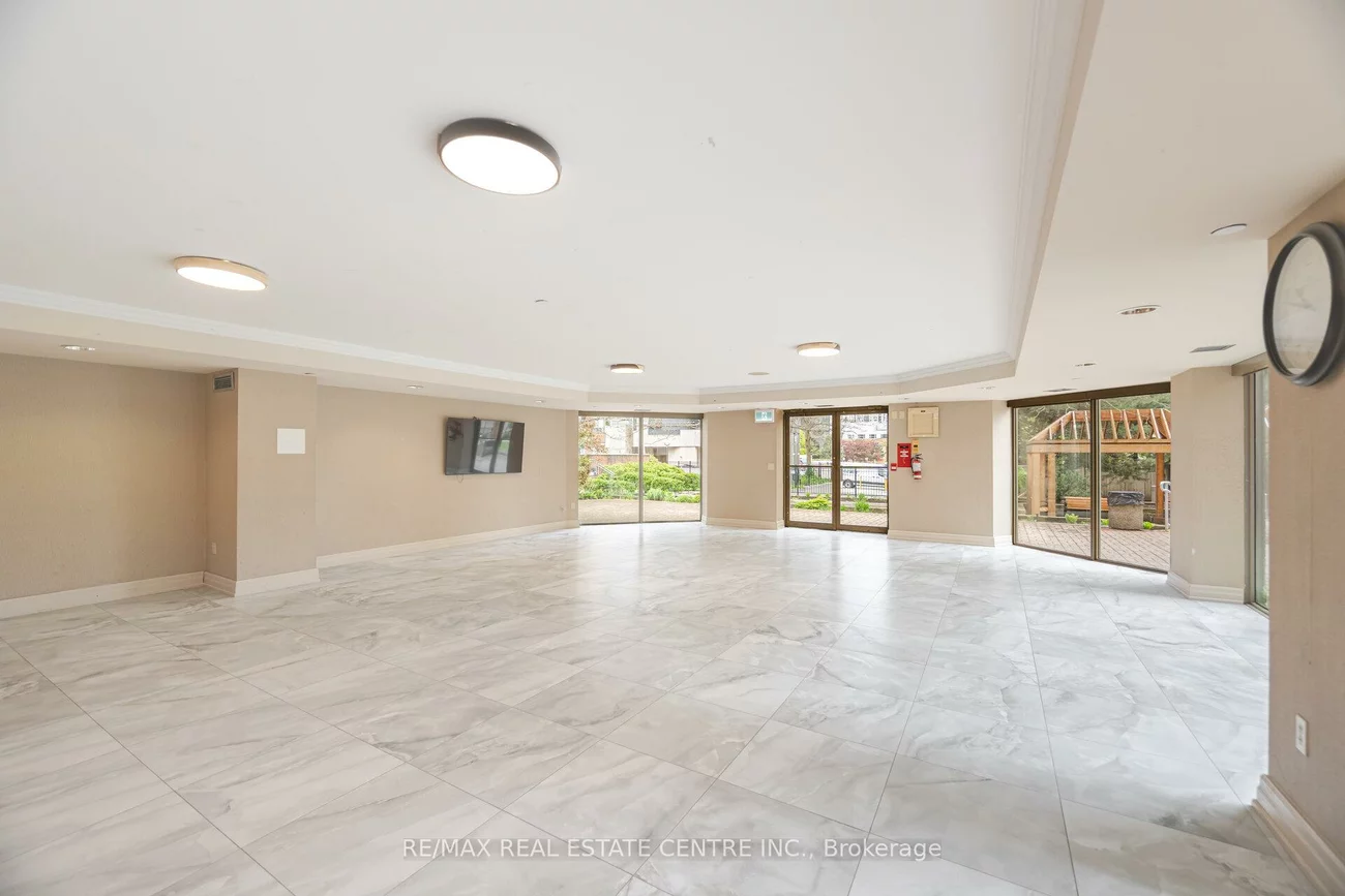 335, Webb, City Centre, Mississauga