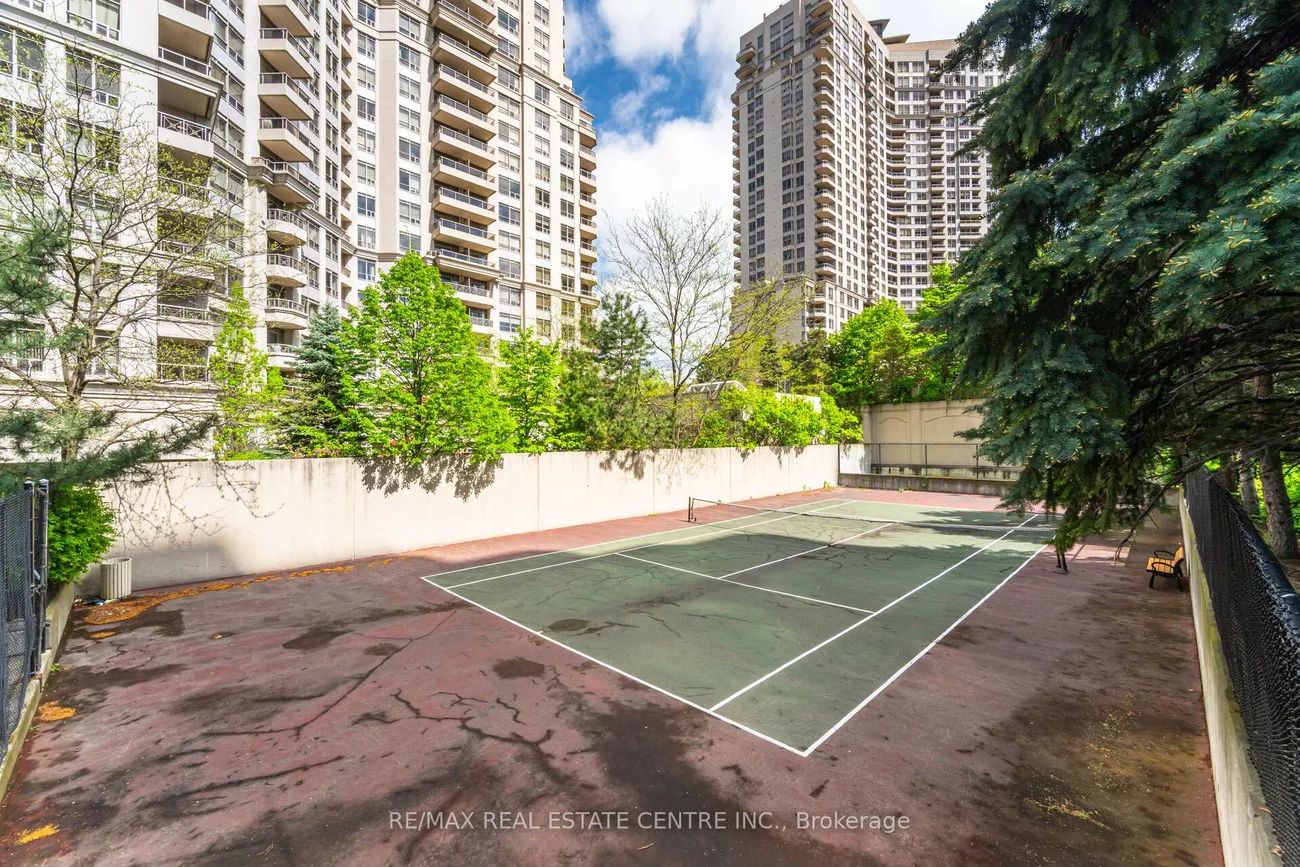 335, Webb, City Centre, Mississauga