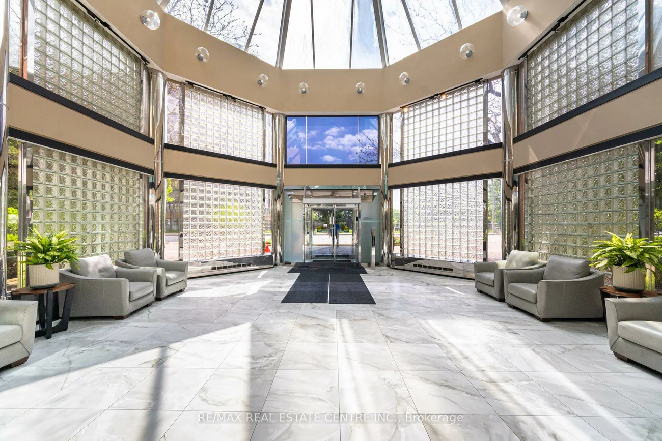 335, Webb, City Centre, Mississauga
