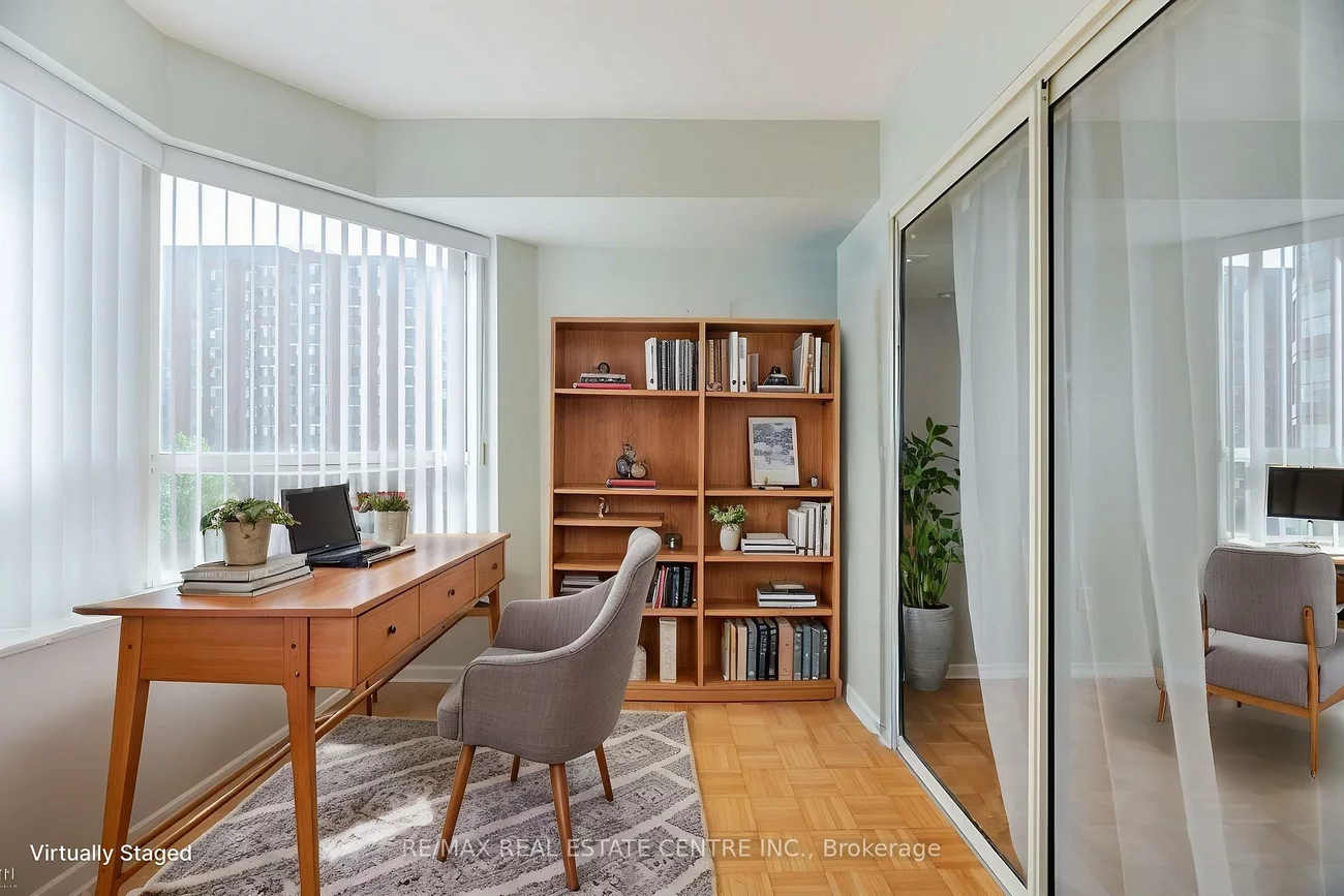 335, Webb, City Centre, Mississauga