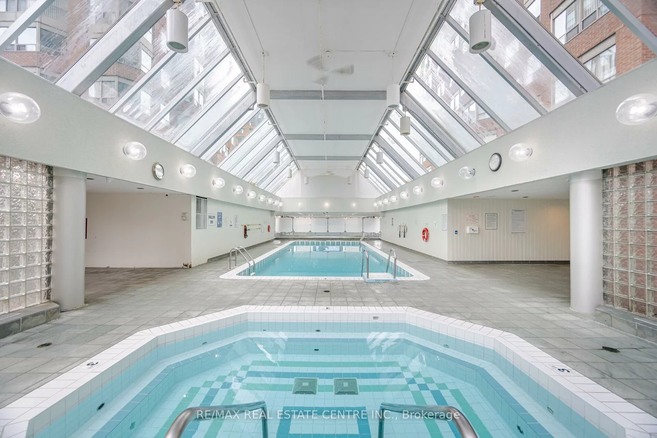 335, Webb, City Centre, Mississauga