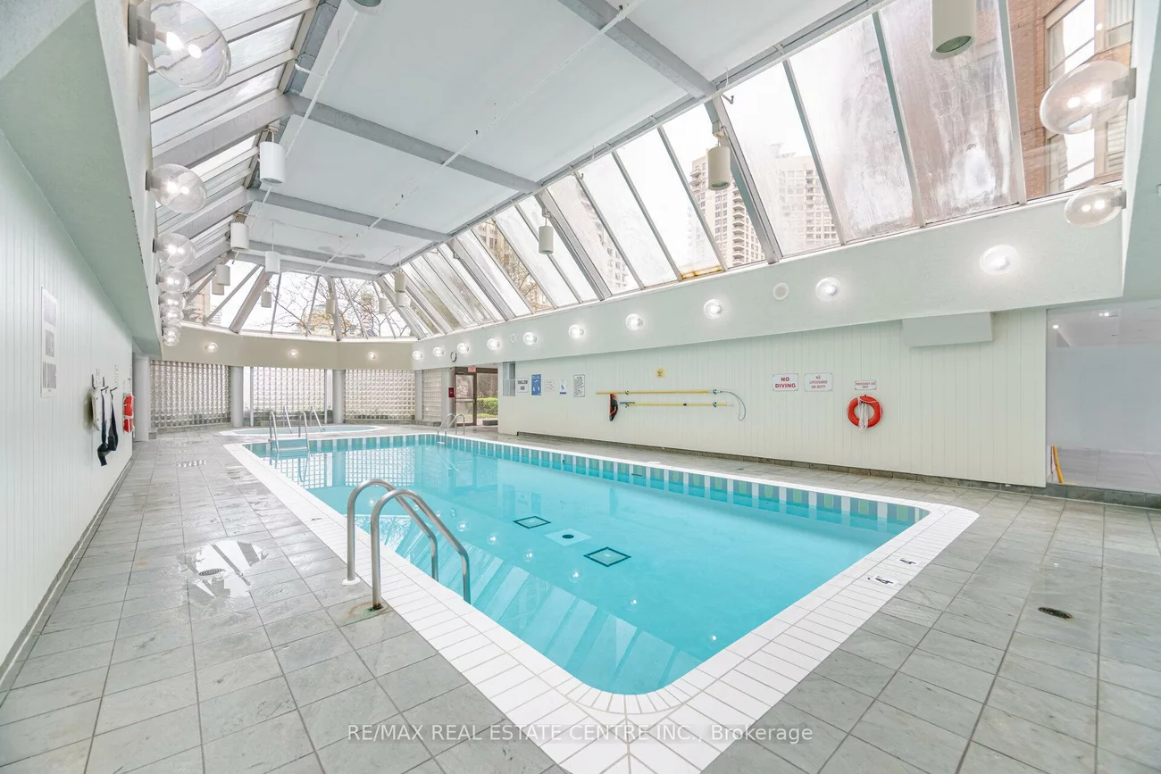 335, Webb, City Centre, Mississauga