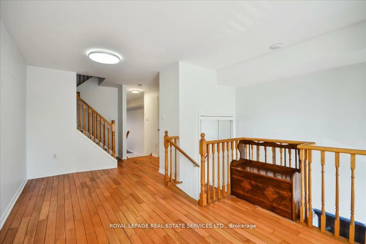 3302, Pinto, Cooksville, Mississauga
