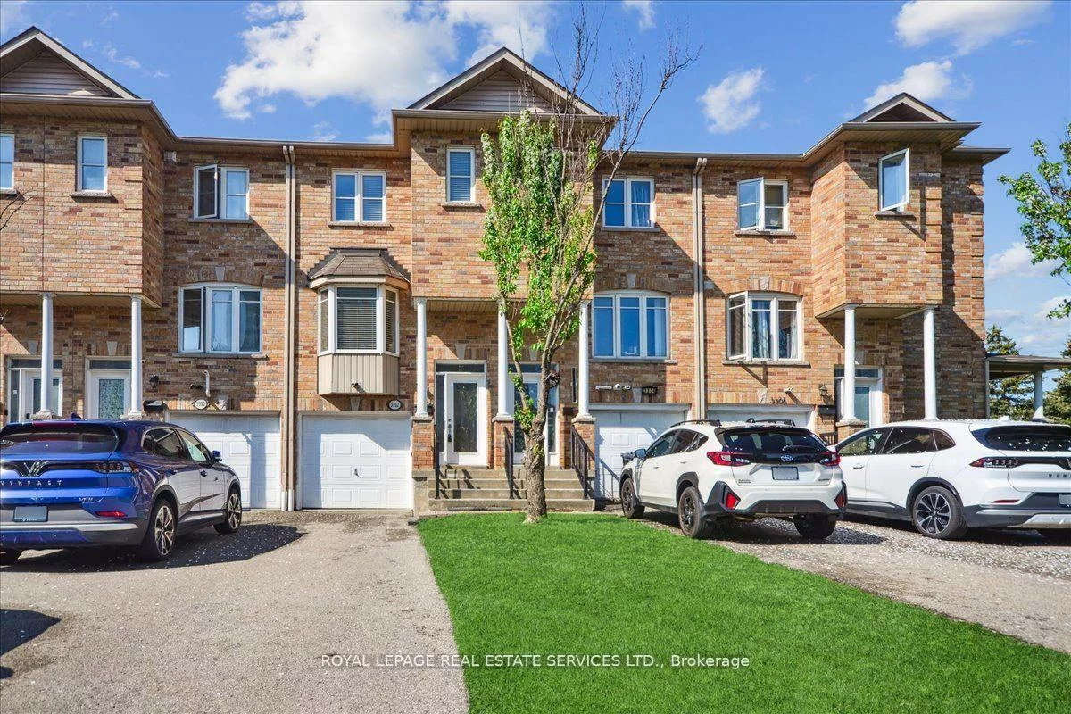 3302, Pinto, Cooksville, Mississauga