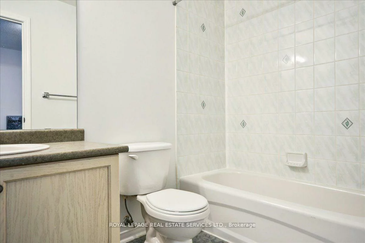 3302, Pinto, Cooksville, Mississauga