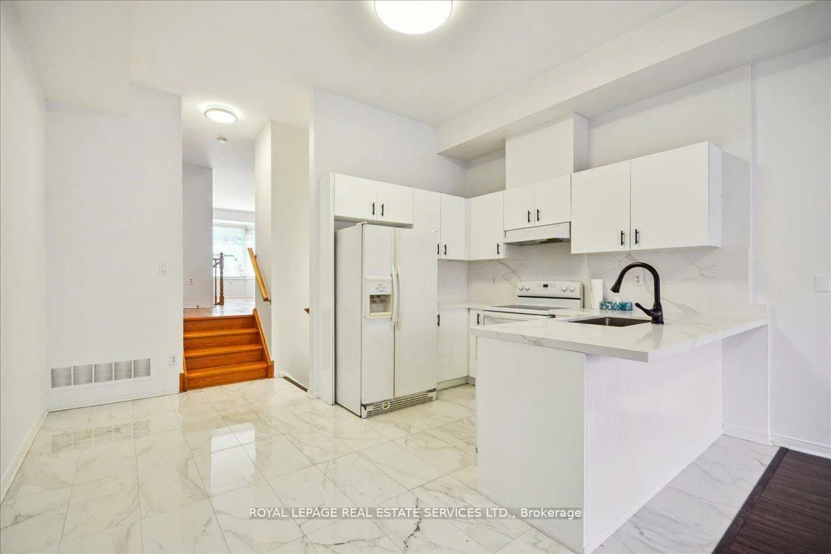3302, Pinto, Cooksville, Mississauga