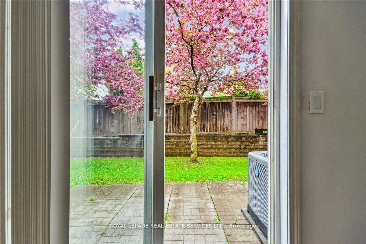 3302, Pinto, Cooksville, Mississauga
