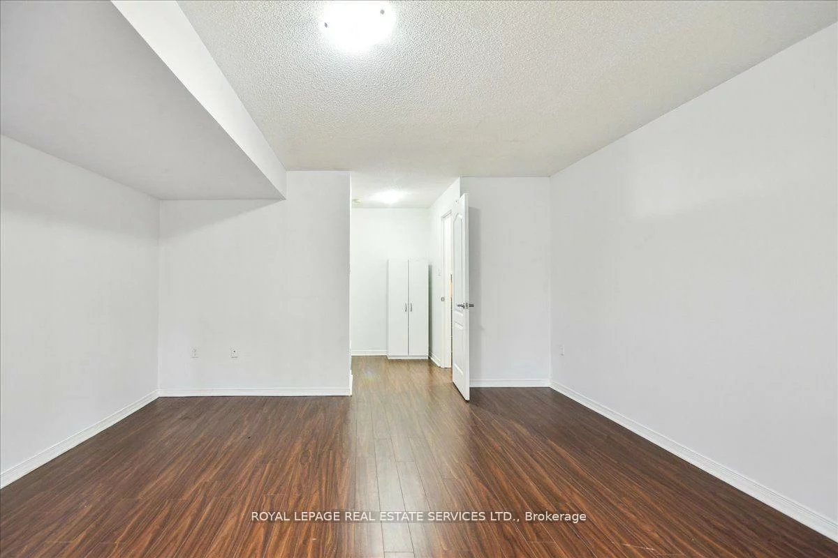 3302, Pinto, Cooksville, Mississauga