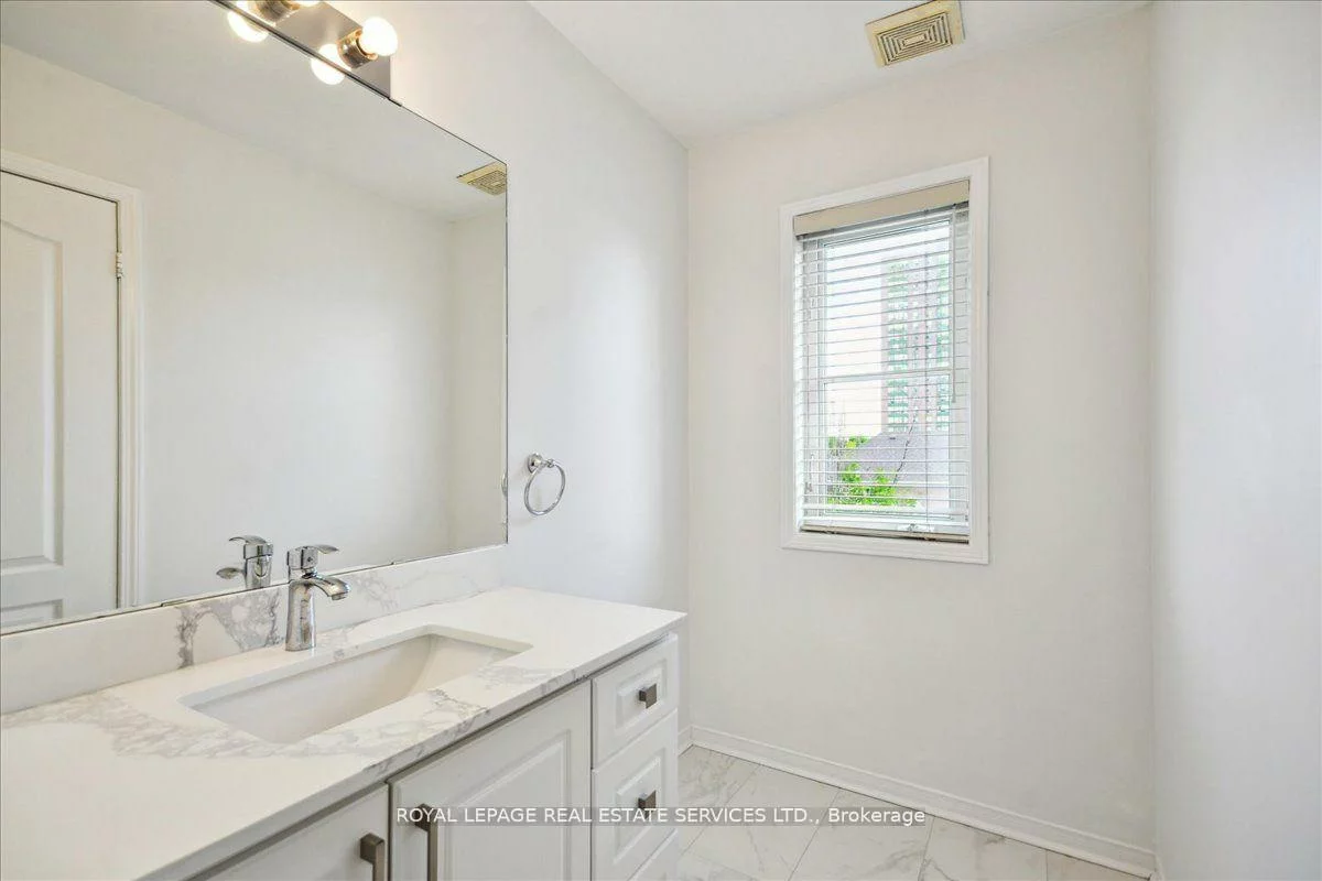 3302, Pinto, Cooksville, Mississauga