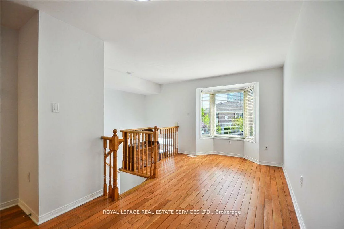 3302, Pinto, Cooksville, Mississauga
