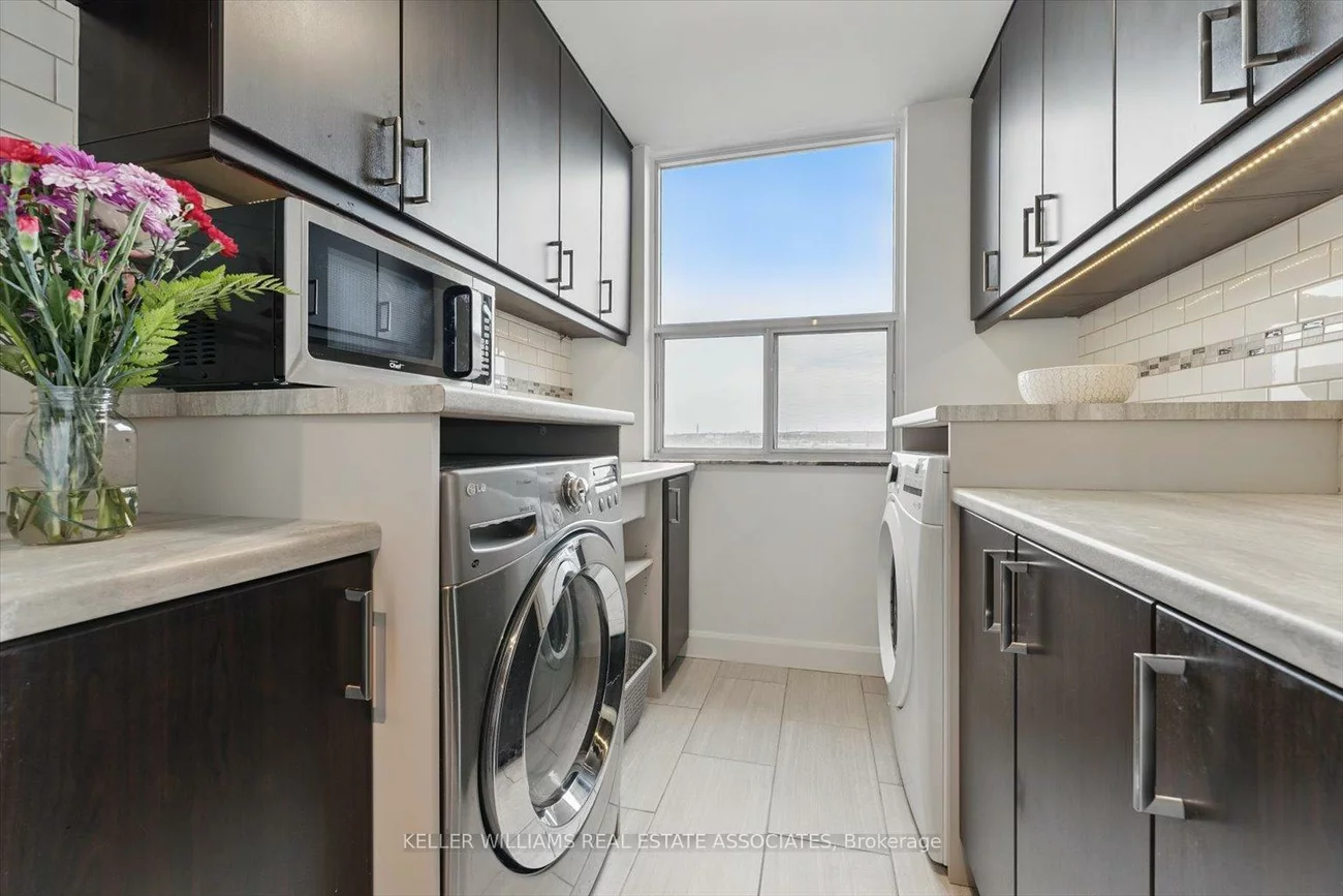 966, Inverhouse, Clarkson, Mississauga