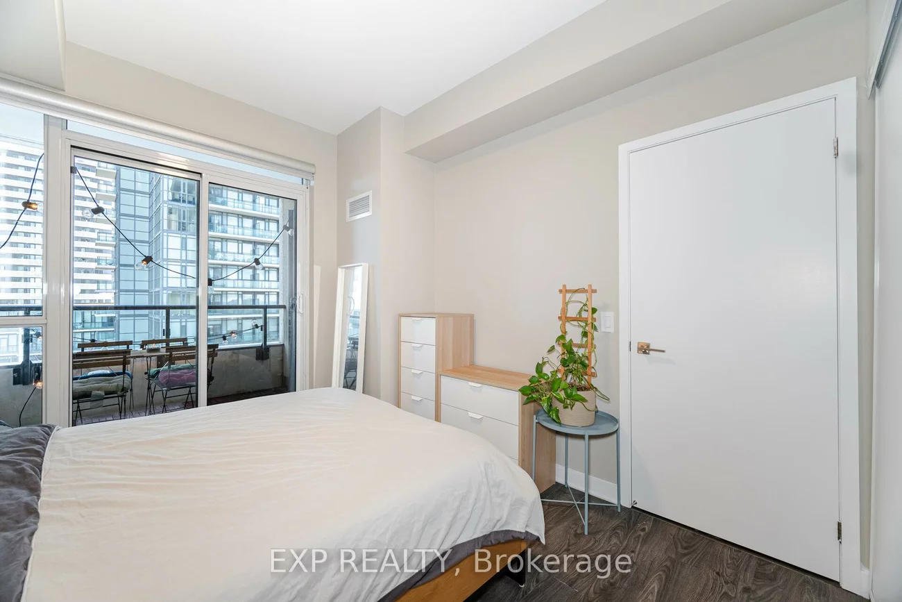 4055, Parkside Village, City Centre, Mississauga