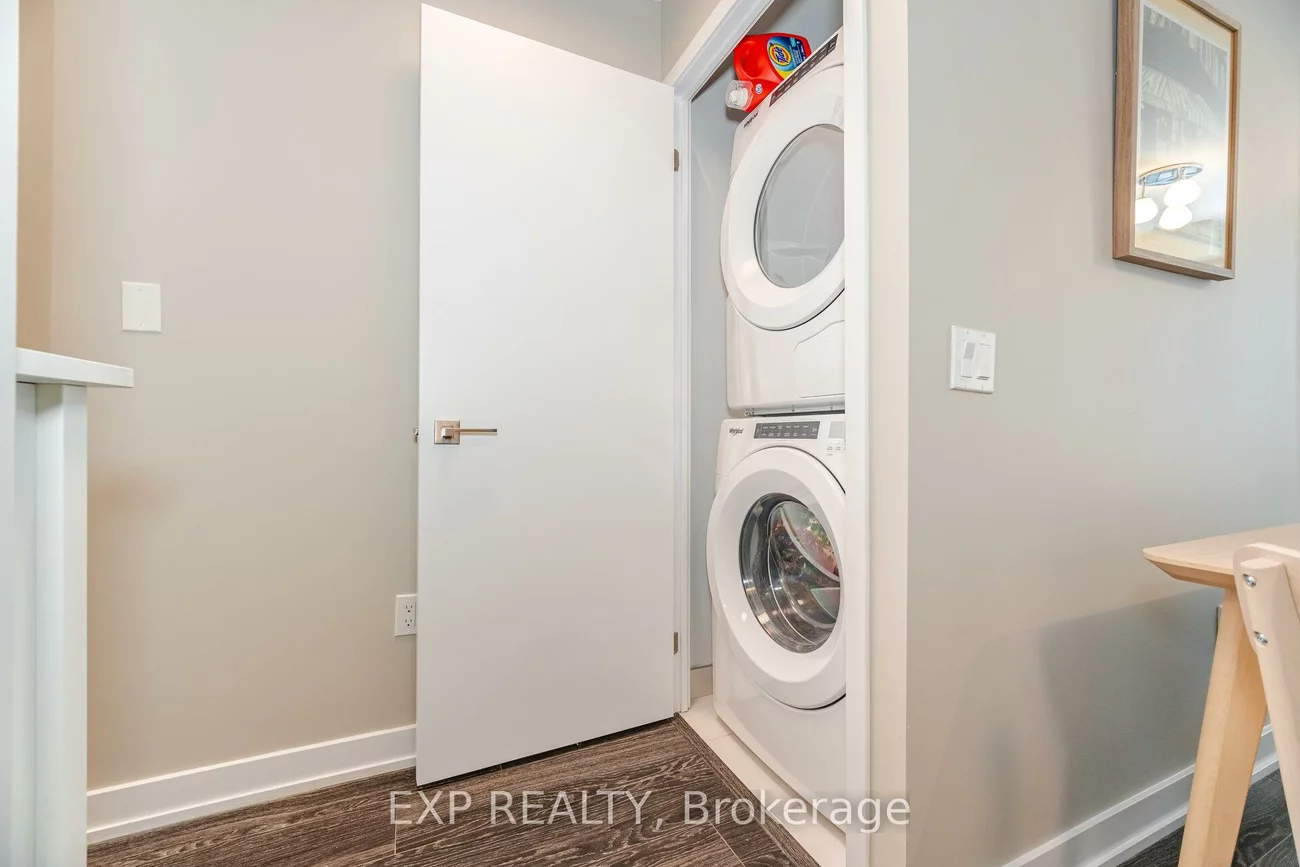 4055, Parkside Village, City Centre, Mississauga