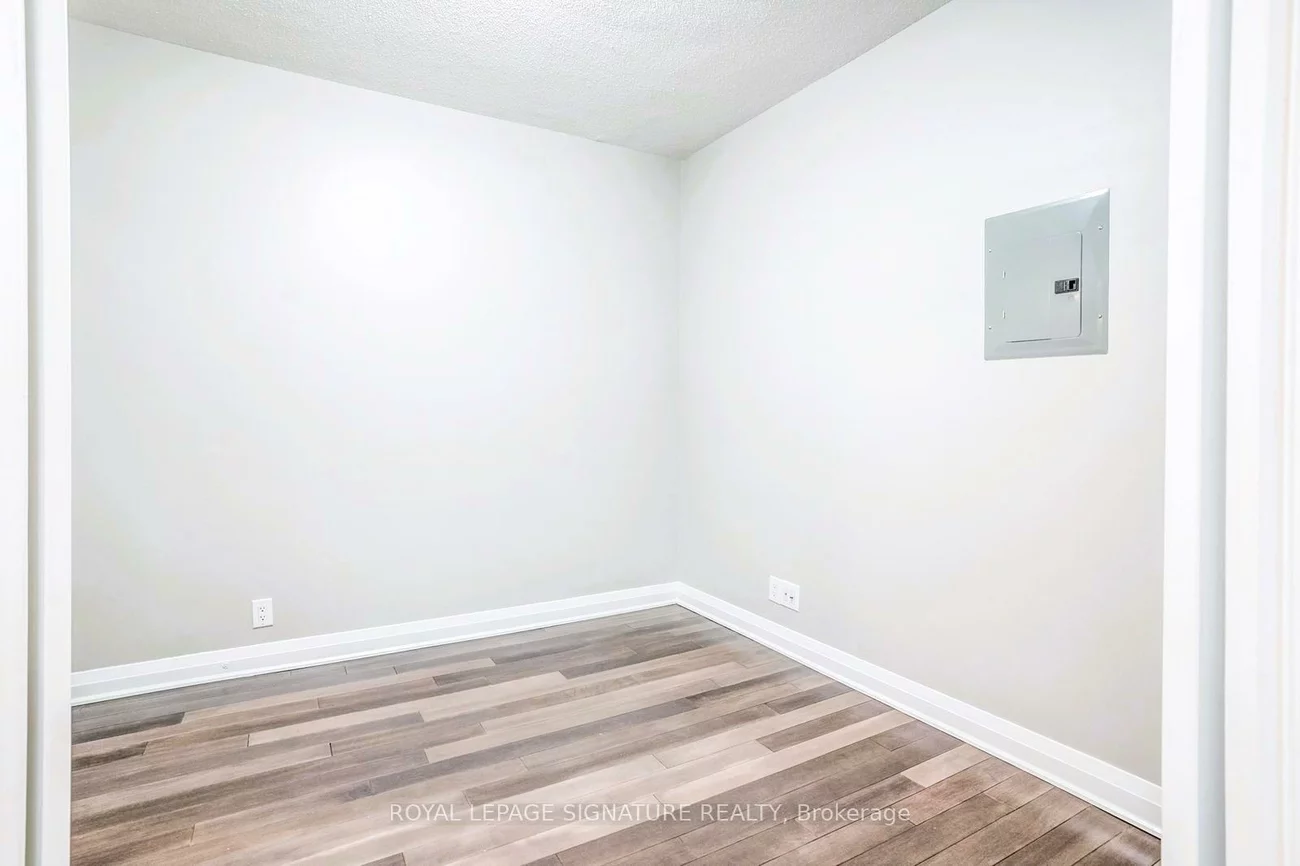 1055, Southdown, Clarkson, Mississauga