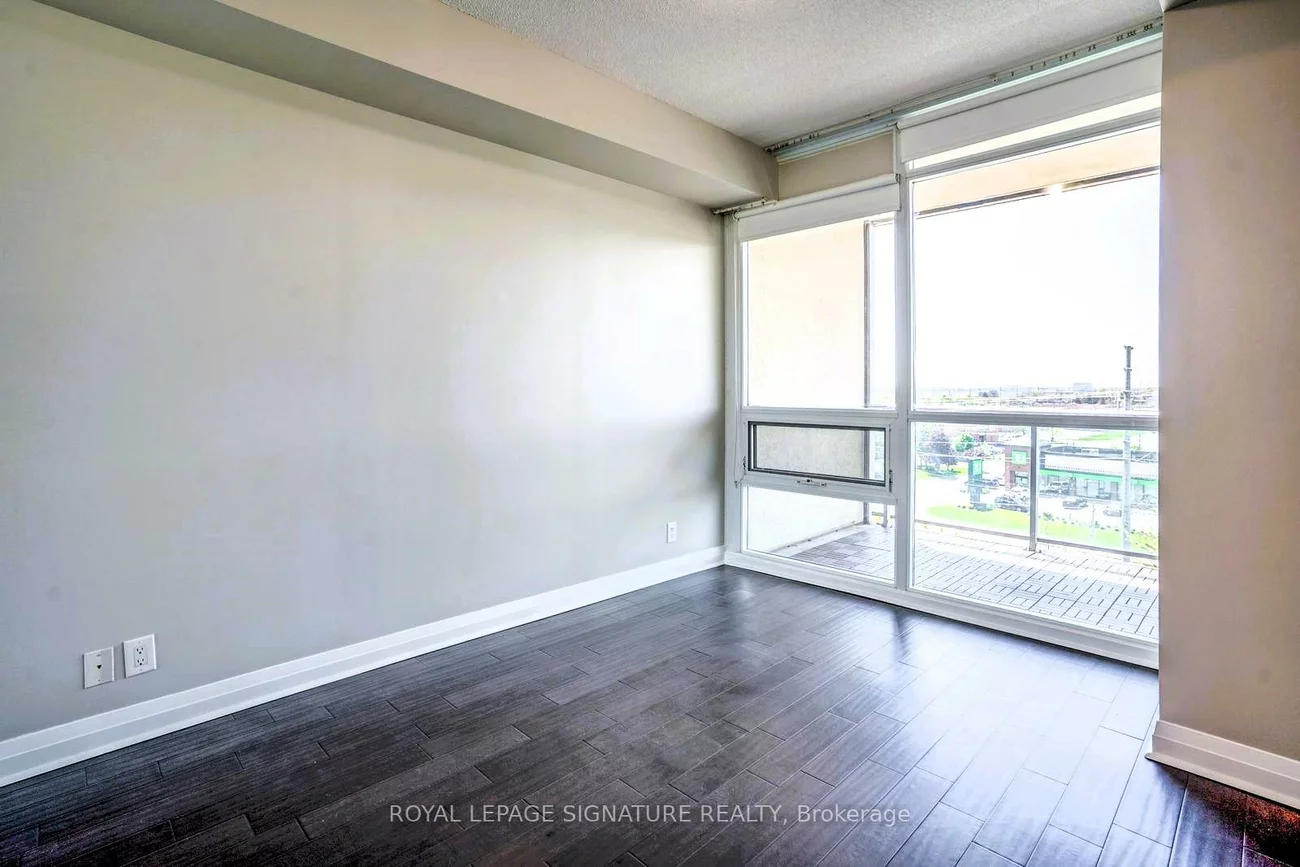 1055, Southdown, Clarkson, Mississauga