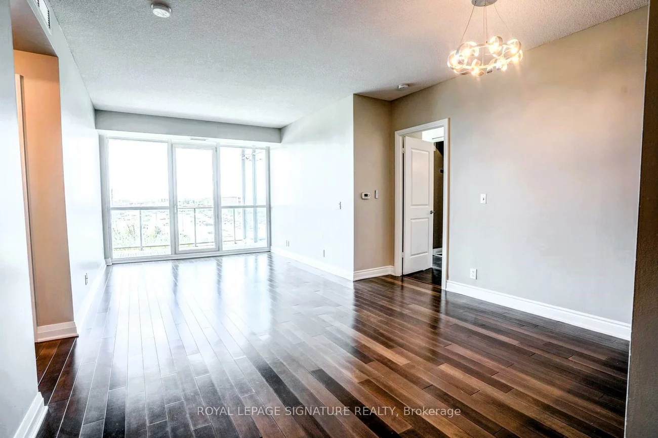 1055, Southdown, Clarkson, Mississauga