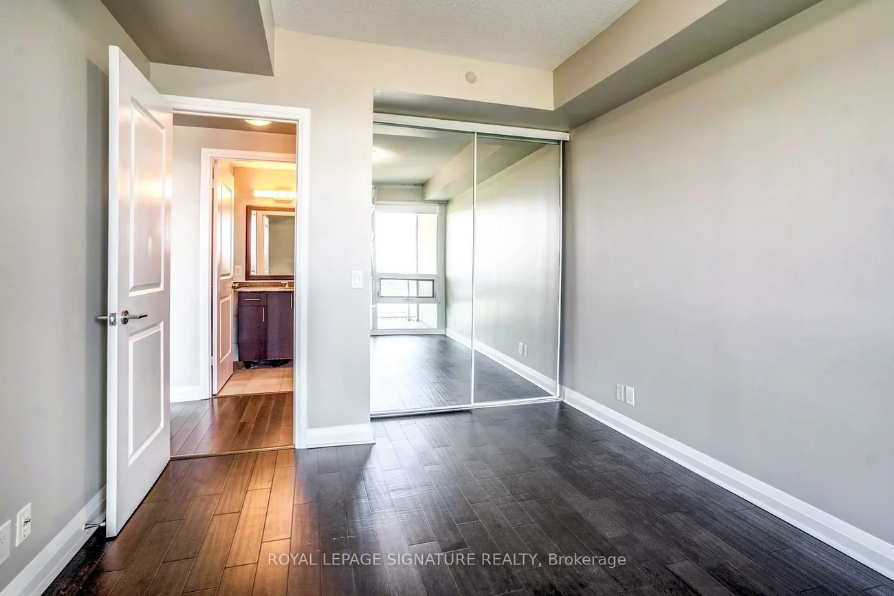 1055, Southdown, Clarkson, Mississauga