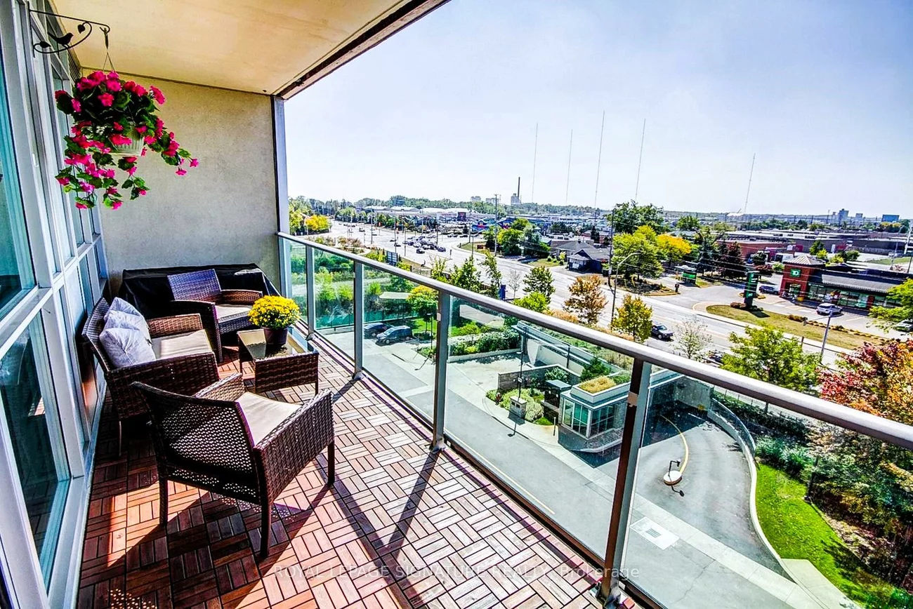 1055, Southdown, Clarkson, Mississauga