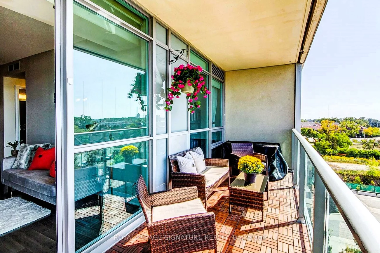 1055, Southdown, Clarkson, Mississauga