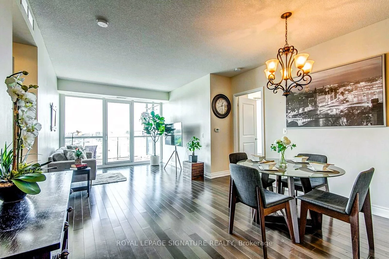 1055, Southdown, Clarkson, Mississauga