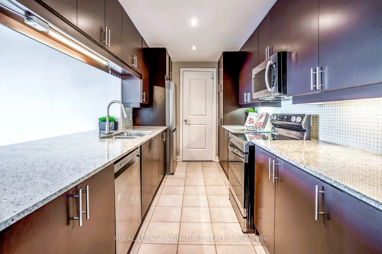 1055, Southdown, Clarkson, Mississauga