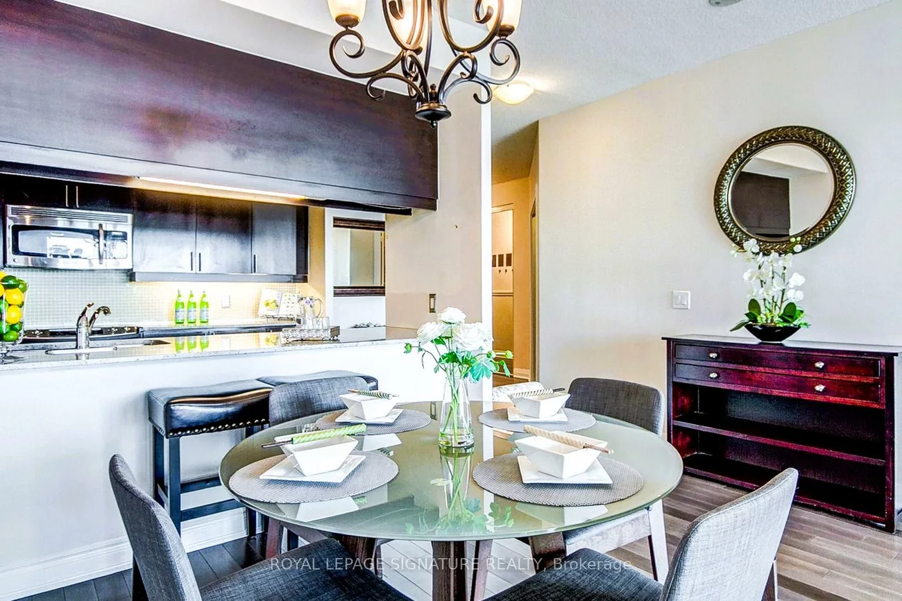 1055, Southdown, Clarkson, Mississauga