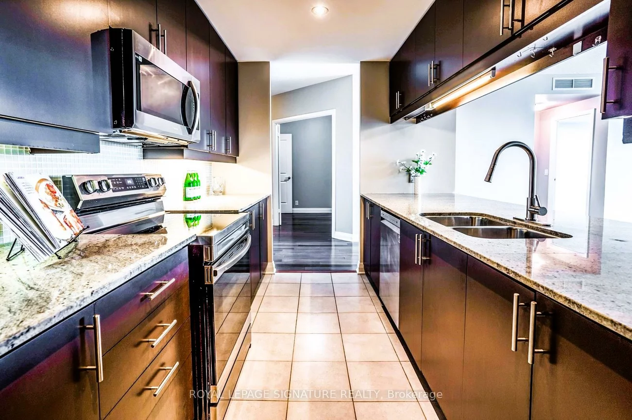 1055, Southdown, Clarkson, Mississauga
