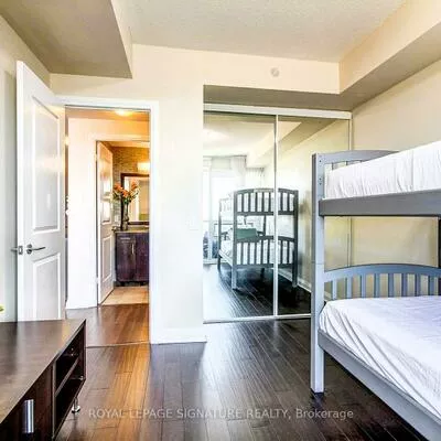 1055, Southdown, Clarkson, Mississauga