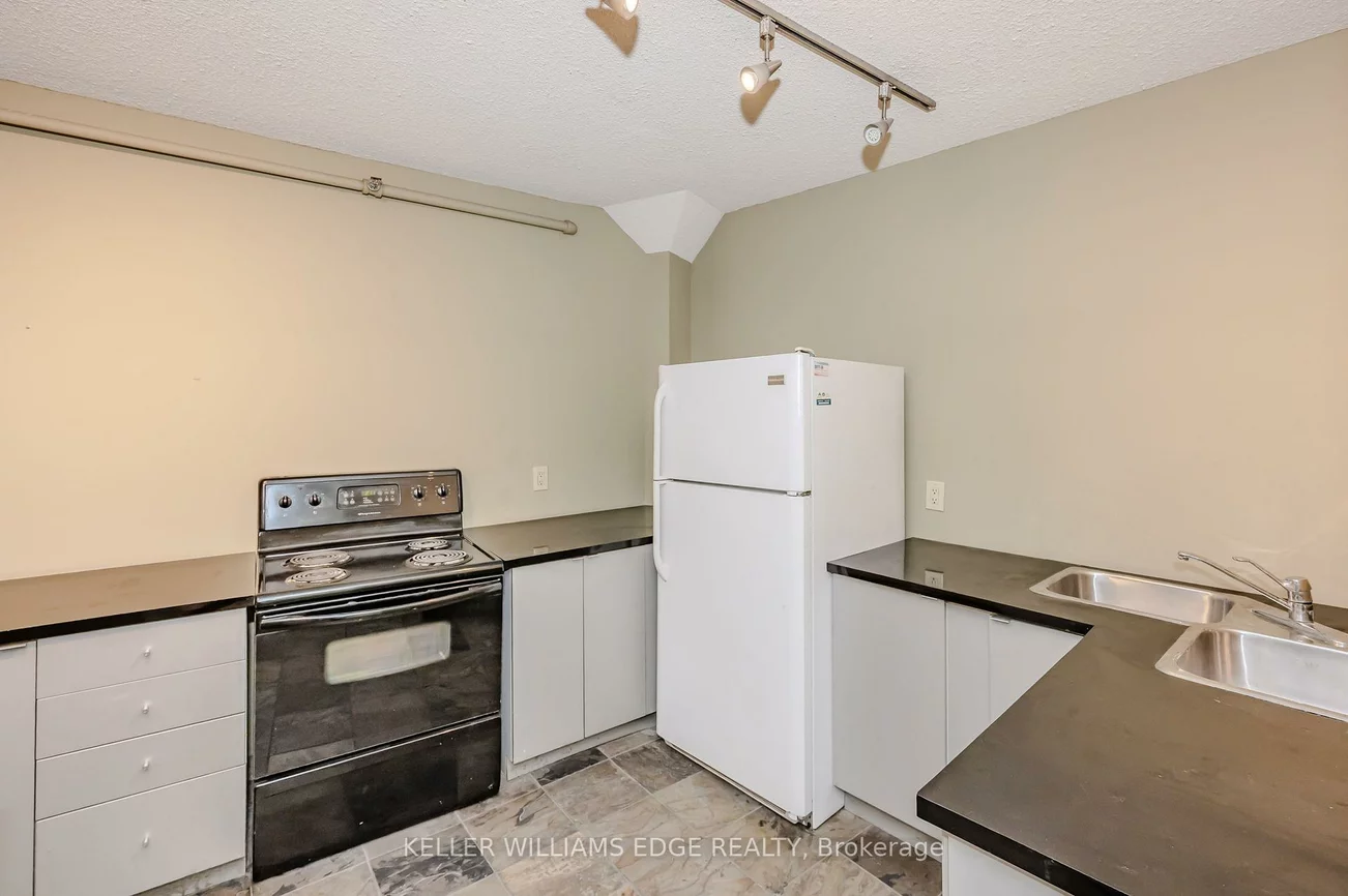 1000, Cedarglen, Erindale, Mississauga