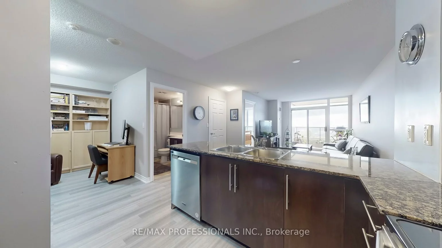 310, Burnhamthorpe, City Centre, Mississauga
