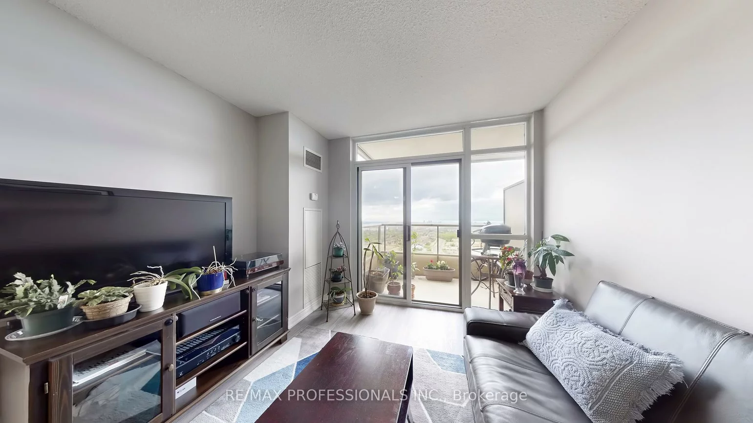 310, Burnhamthorpe, City Centre, Mississauga