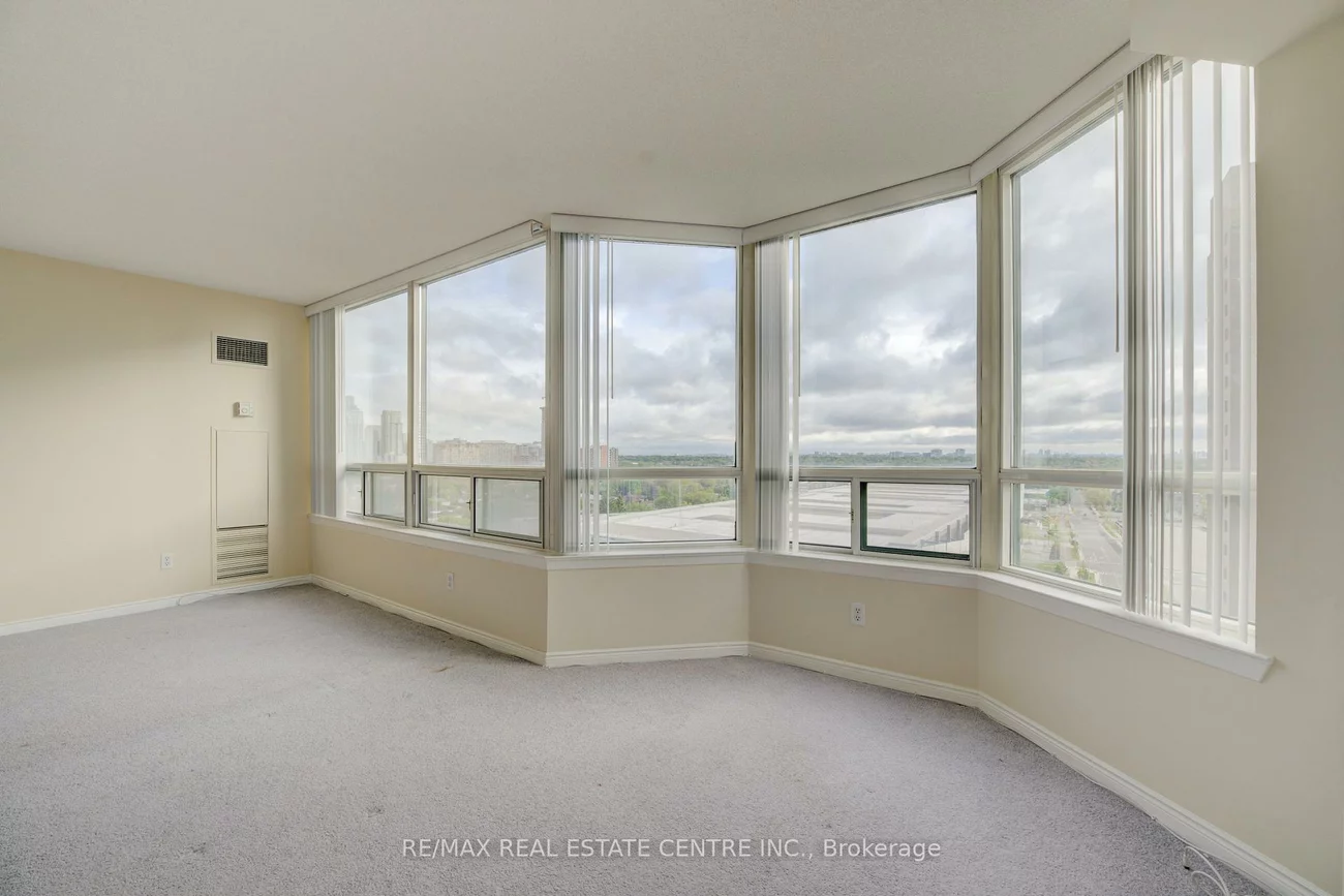 135, Hillcrest, Cooksville, Mississauga